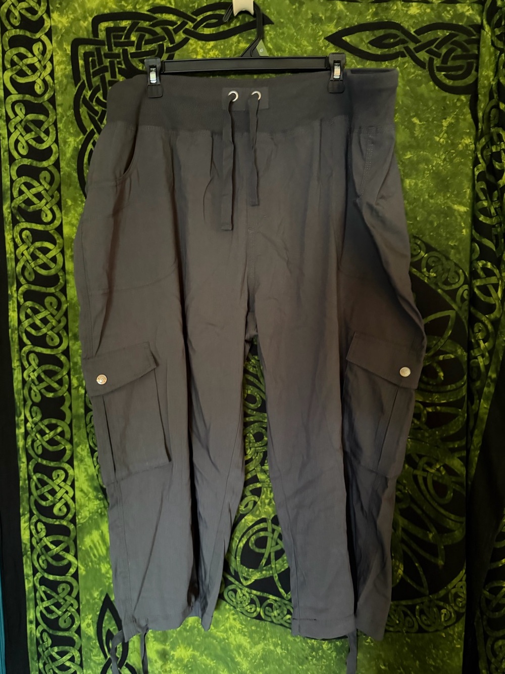 Women’s Grey Cargo Capri Pants
